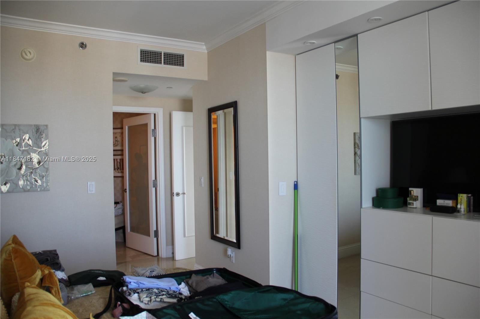 FONTAINEBLEAU II CONDO - Residential