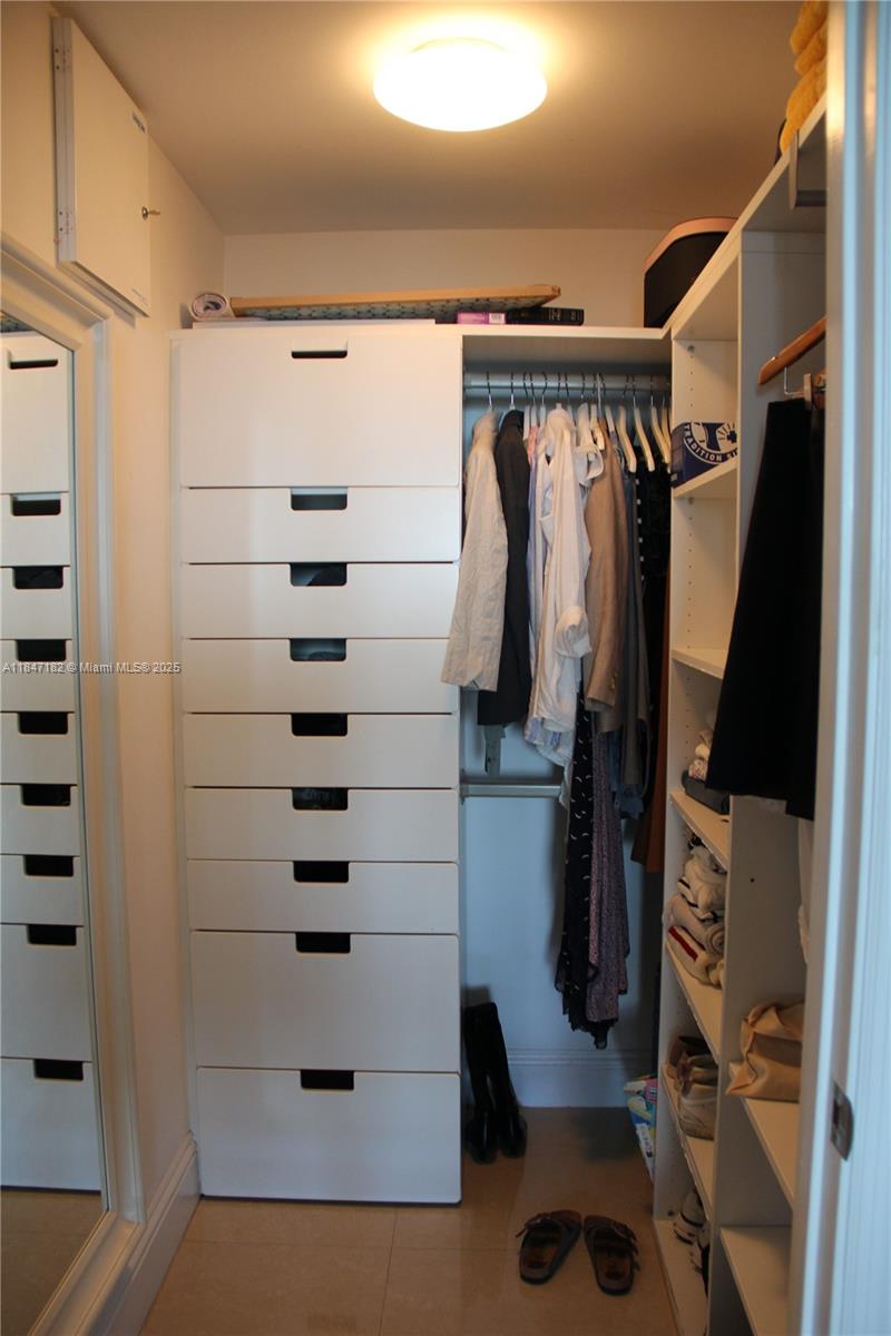 FONTAINEBLEAU II CONDO - Residential