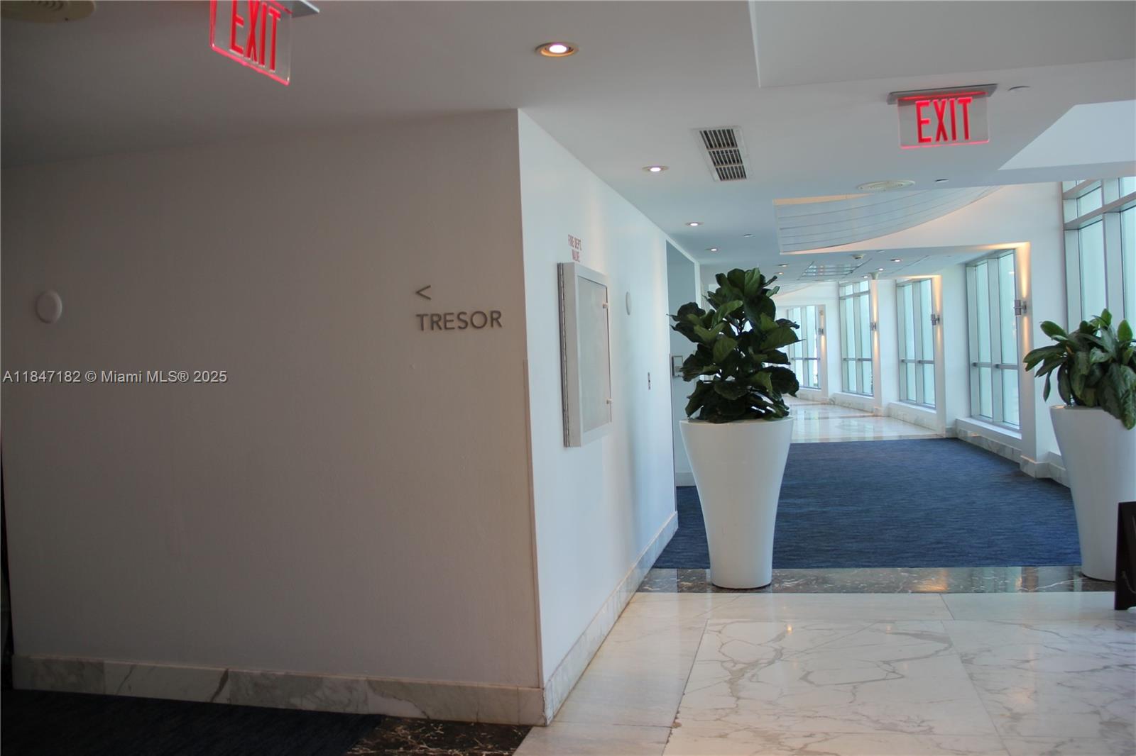 FONTAINEBLEAU II CONDO - Residential