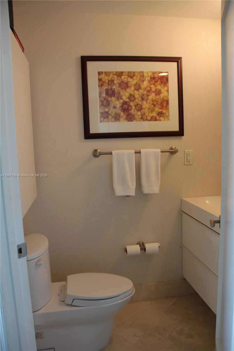 FONTAINEBLEAU II CONDO - Residential