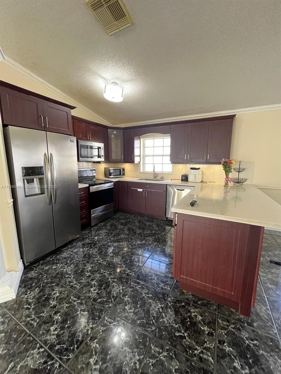 17610 SW 4th Ct