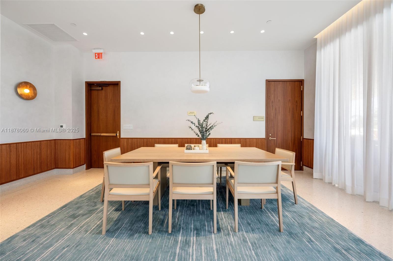 MR. C'S RESIDENCES - Residential Lease