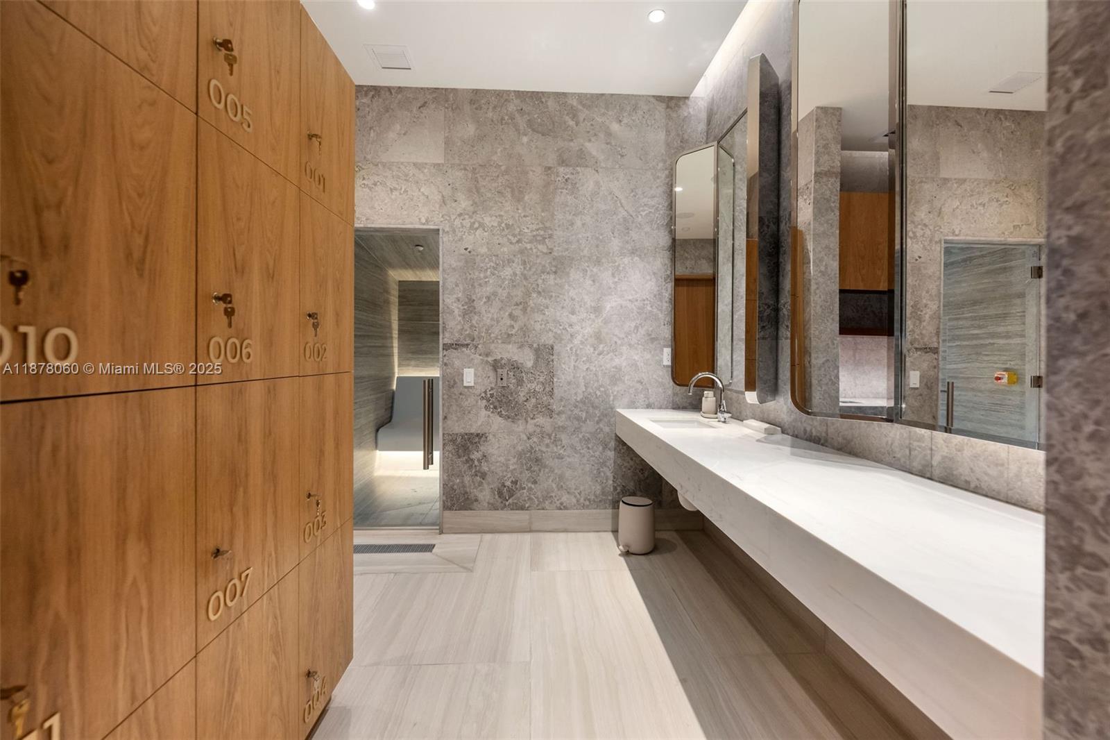 MR. C'S RESIDENCES - Residential Lease