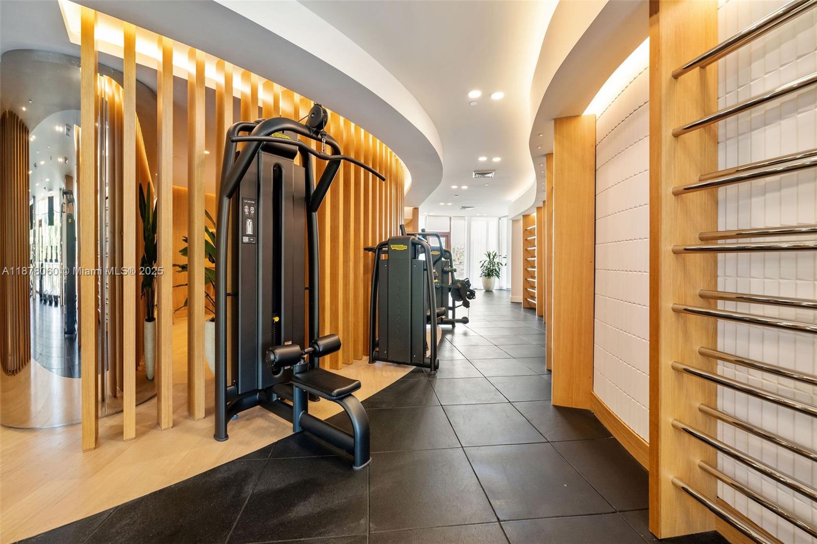 MR. C'S RESIDENCES - Residential Lease