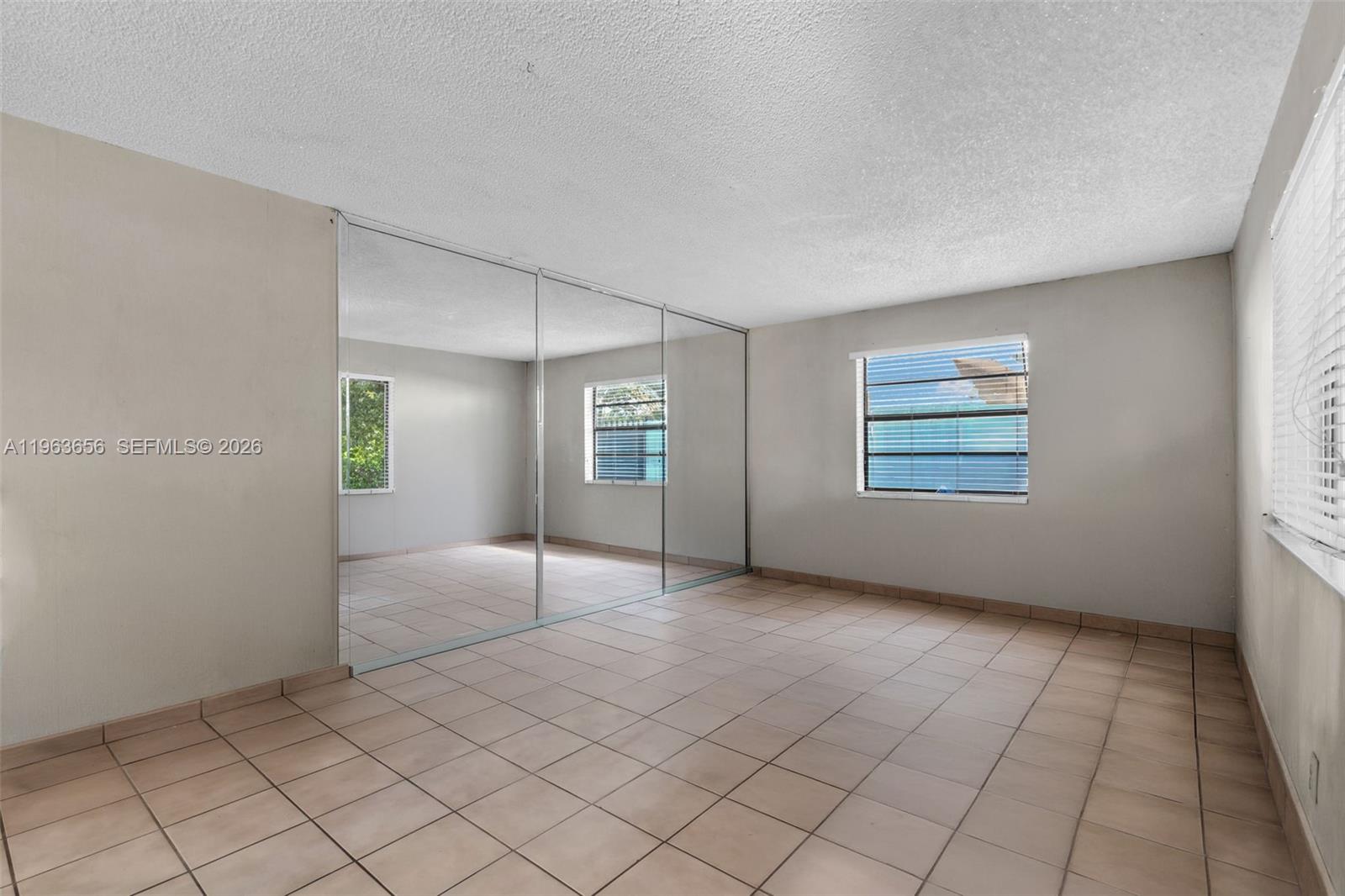HIALEAH 6TH ADDN - Residential
