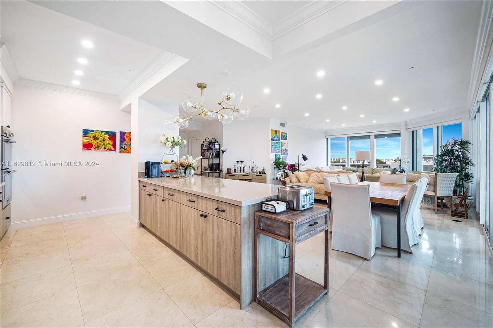 MAJESTIC TOWER - Residential Lease