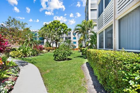 A home in Lauderdale By The Sea