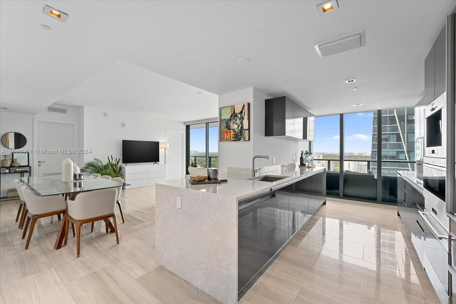 1451 Brickell Ave 2205