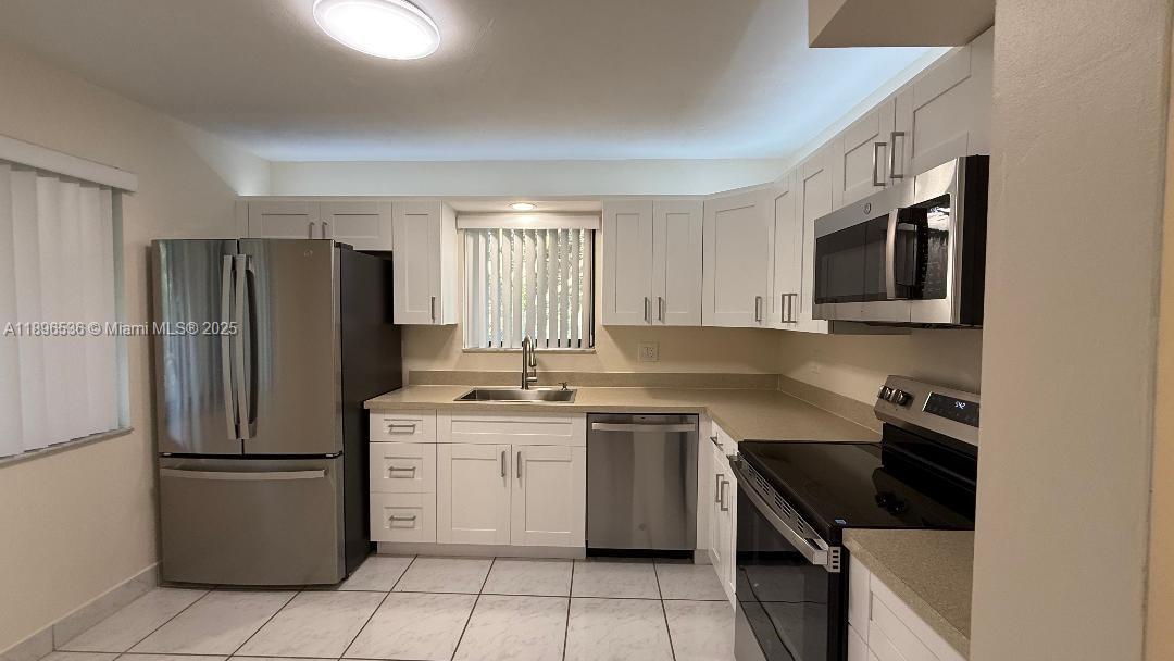16168 Laurel Dr 201