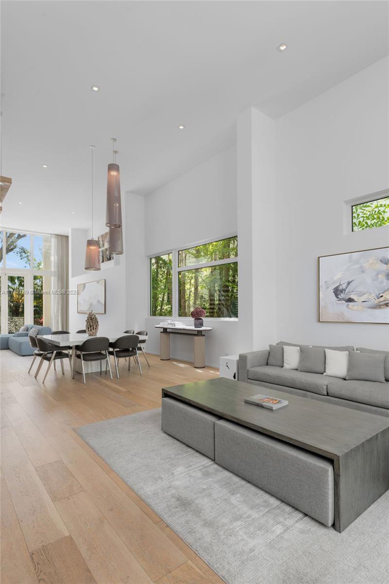SURPRISE LAKE - Residential