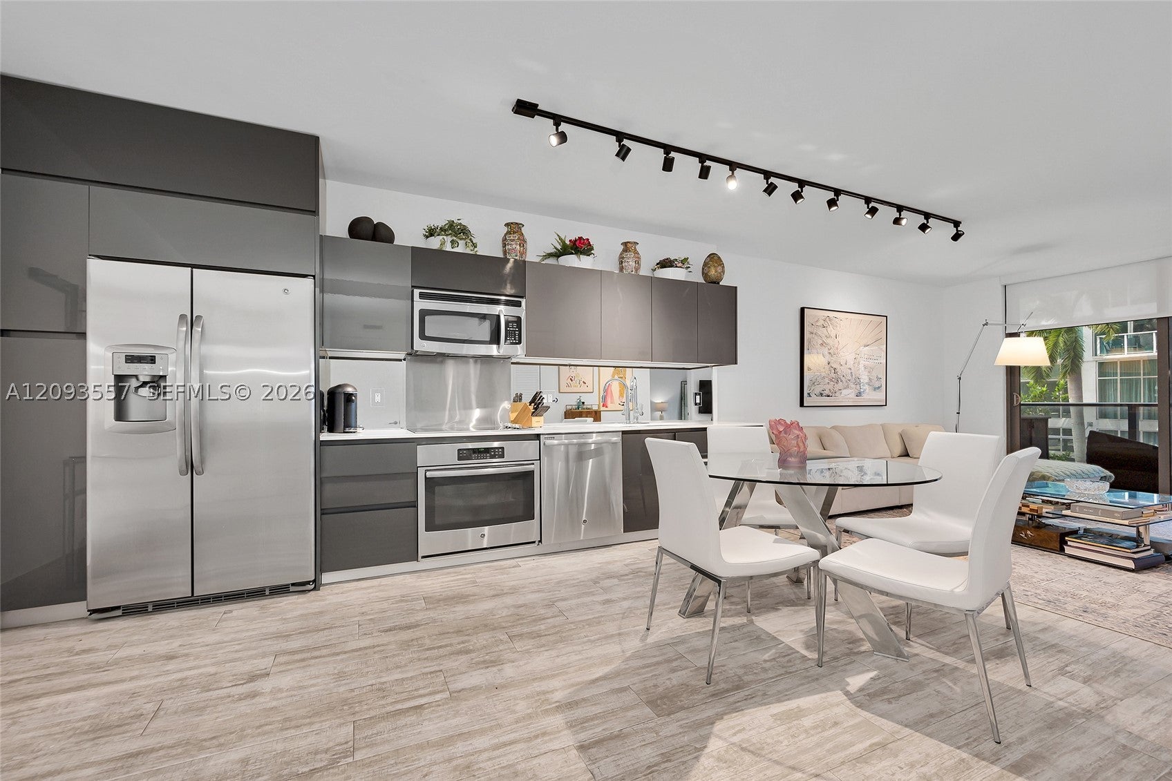 31 SE 6th St 304