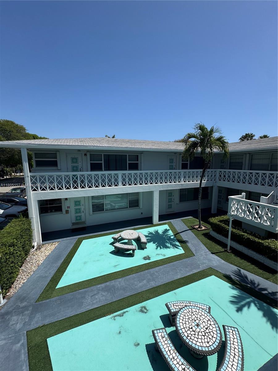 Rental Property at 1005 S 17th Ave 12, Hollywood, Broward County, Florida - Bedrooms: 1 
Bathrooms: 1  - $1,600 MO.