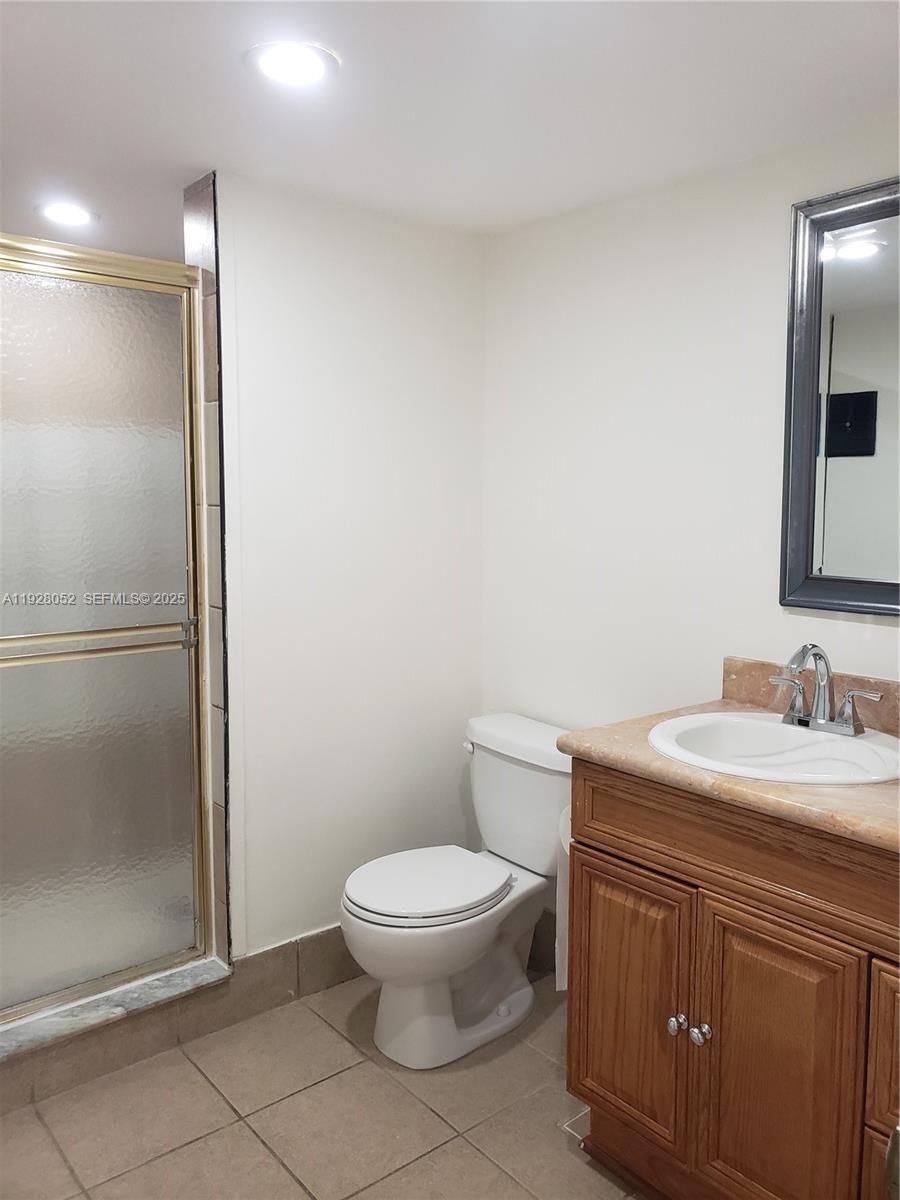 EMERALD ISLES WEST PHASE - Residential Lease