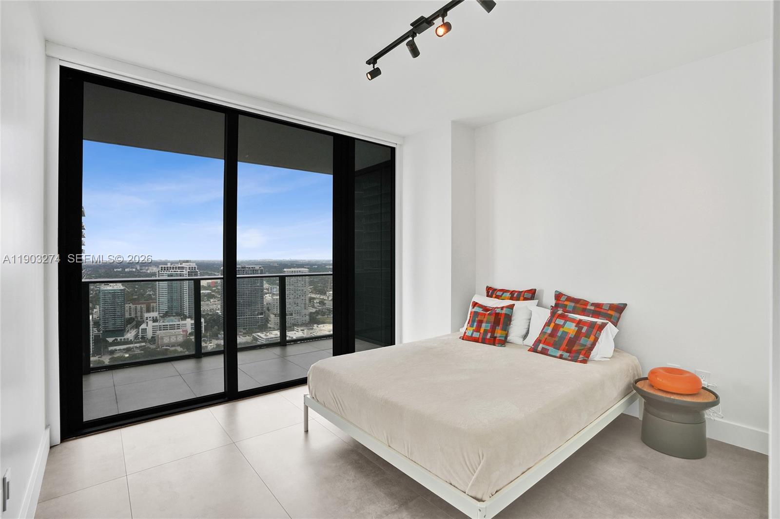 ONE PARAISO CONDO - Residential