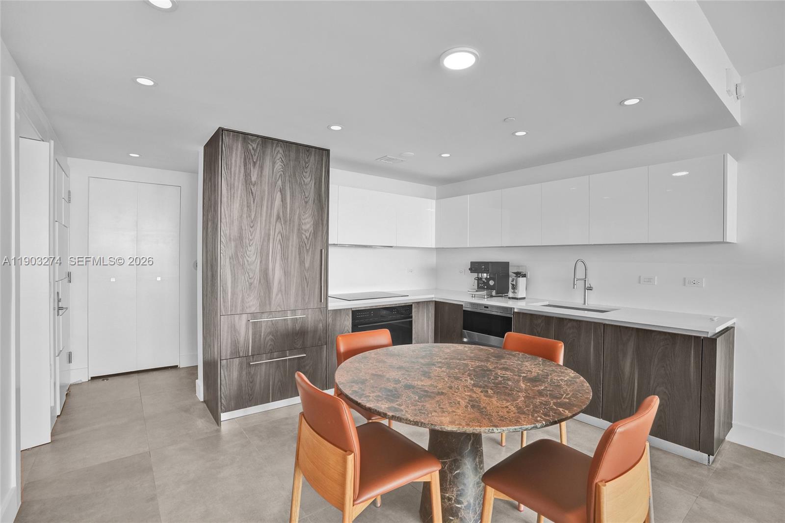 ONE PARAISO CONDO - Residential