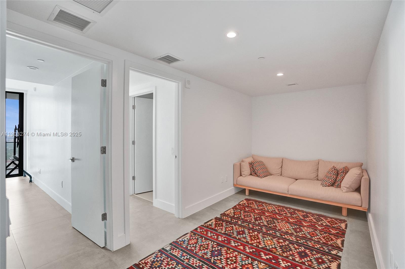 ONE PARAISO CONDO - Residential