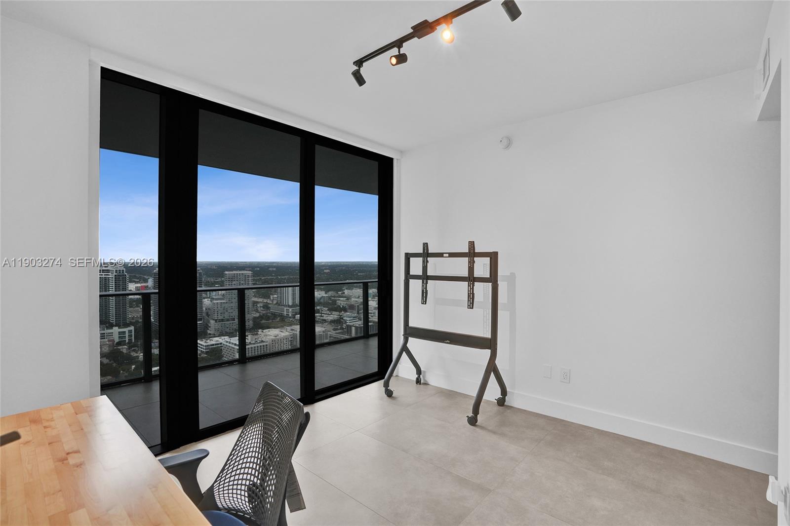 ONE PARAISO CONDO - Residential