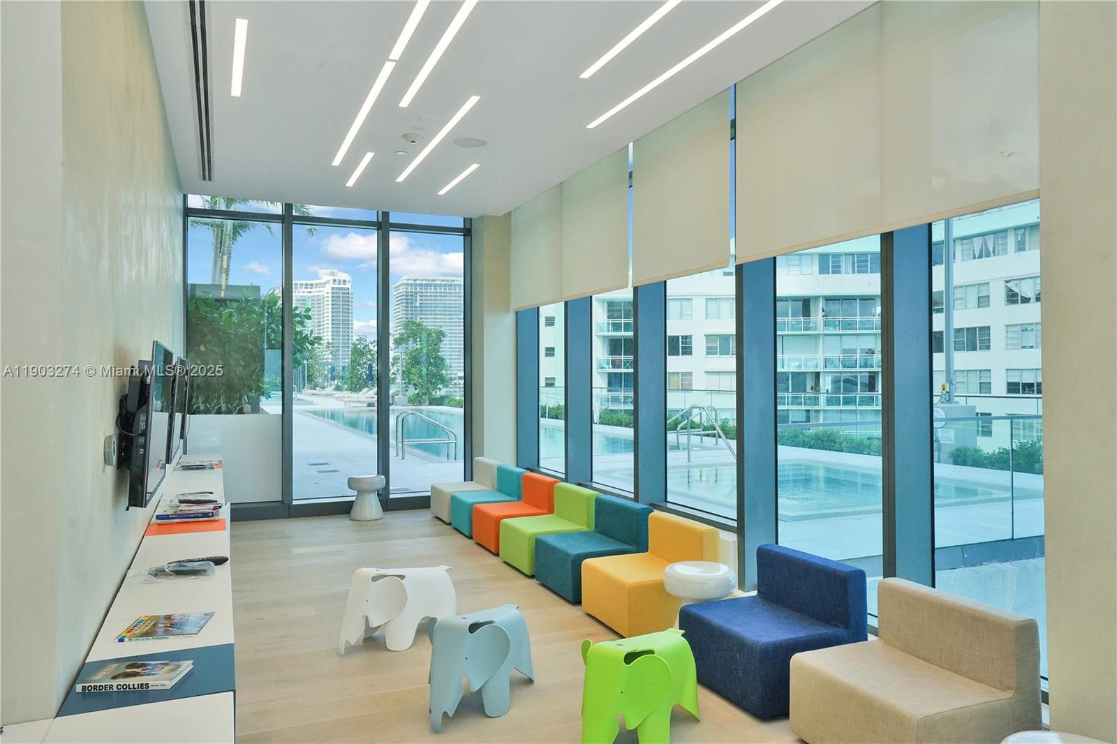 ONE PARAISO CONDO - Residential