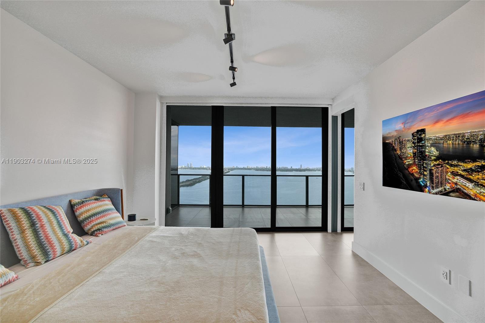 ONE PARAISO CONDO - Residential