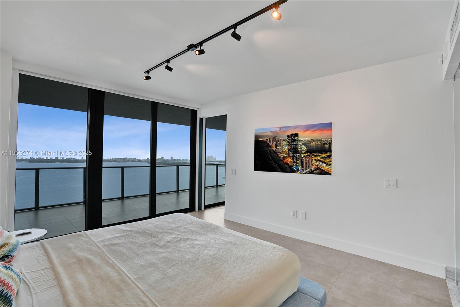 ONE PARAISO CONDO - Residential