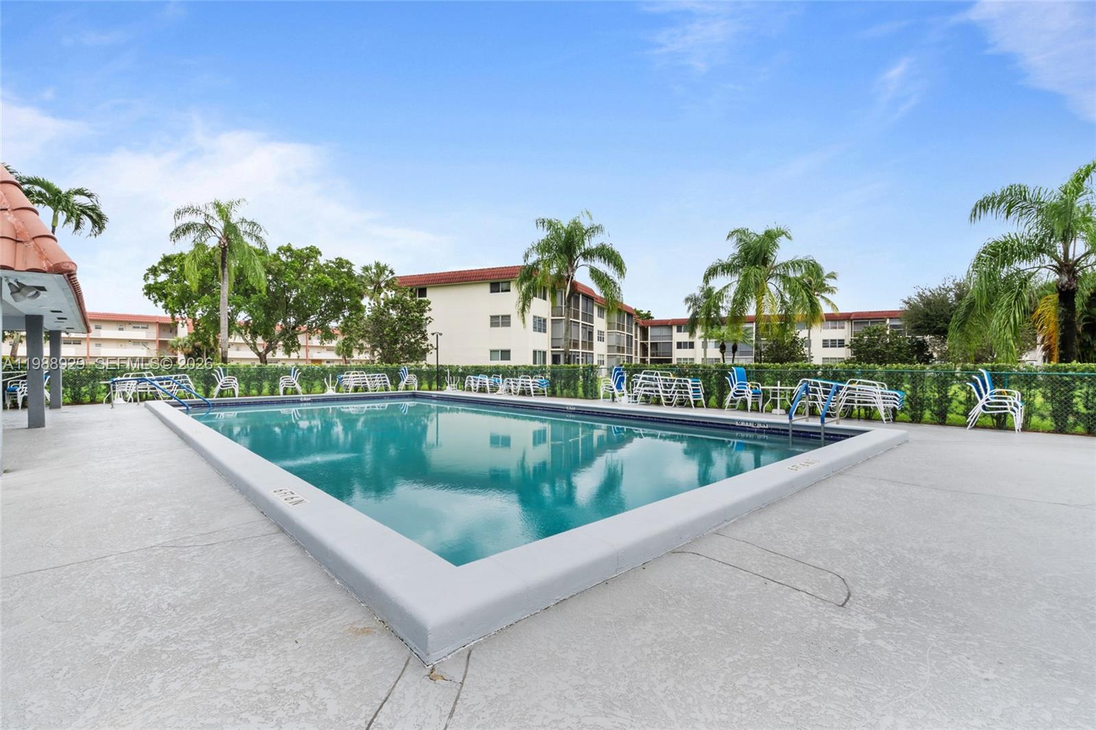 HOLLYBROOK GOLF AND - Residential