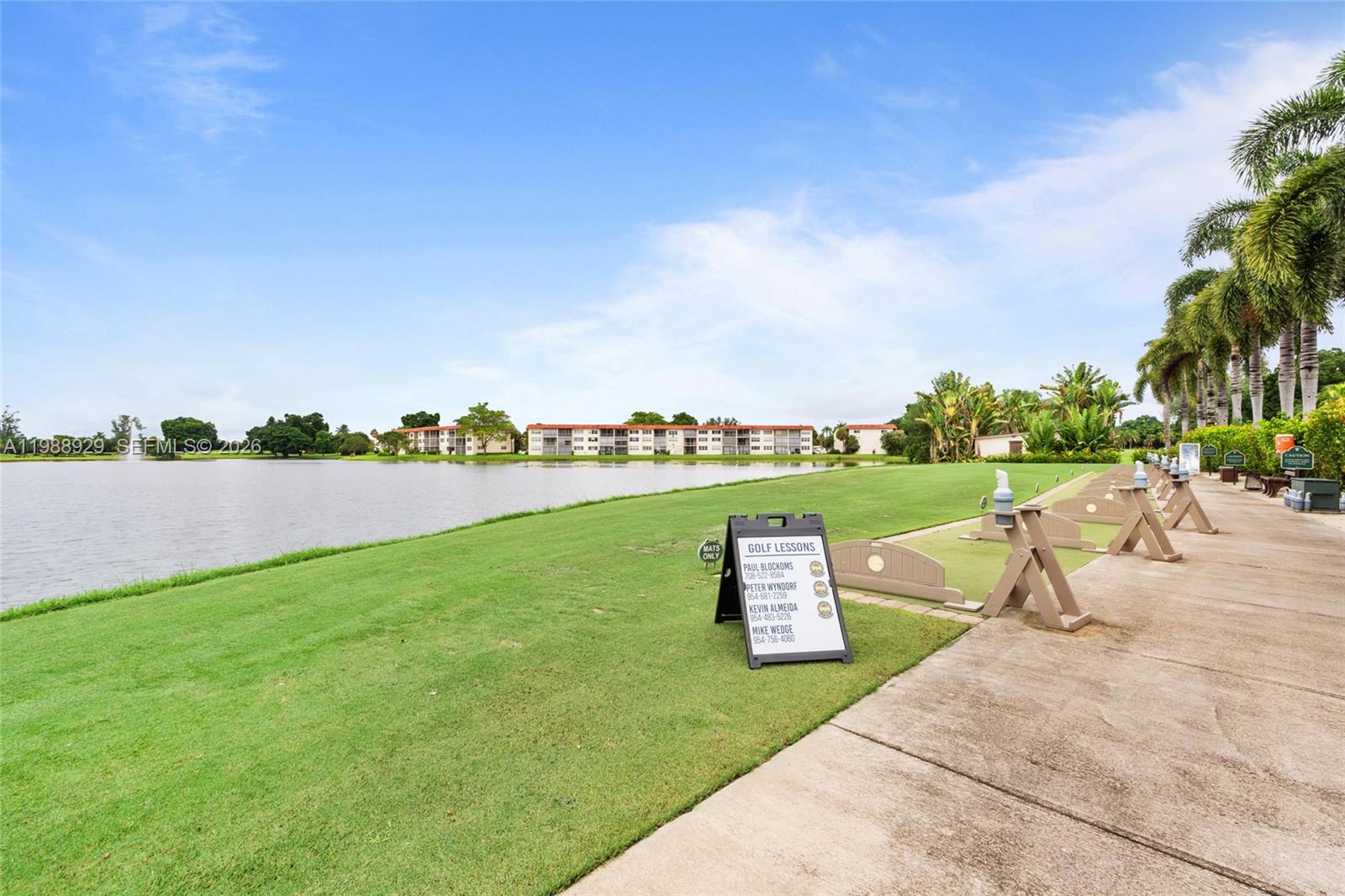 HOLLYBROOK GOLF AND - Residential