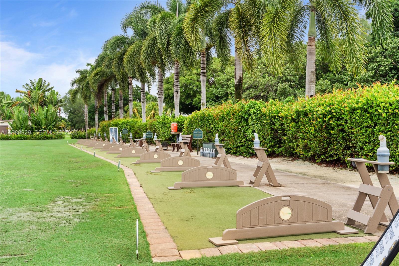 HOLLYBROOK GOLF AND - Residential