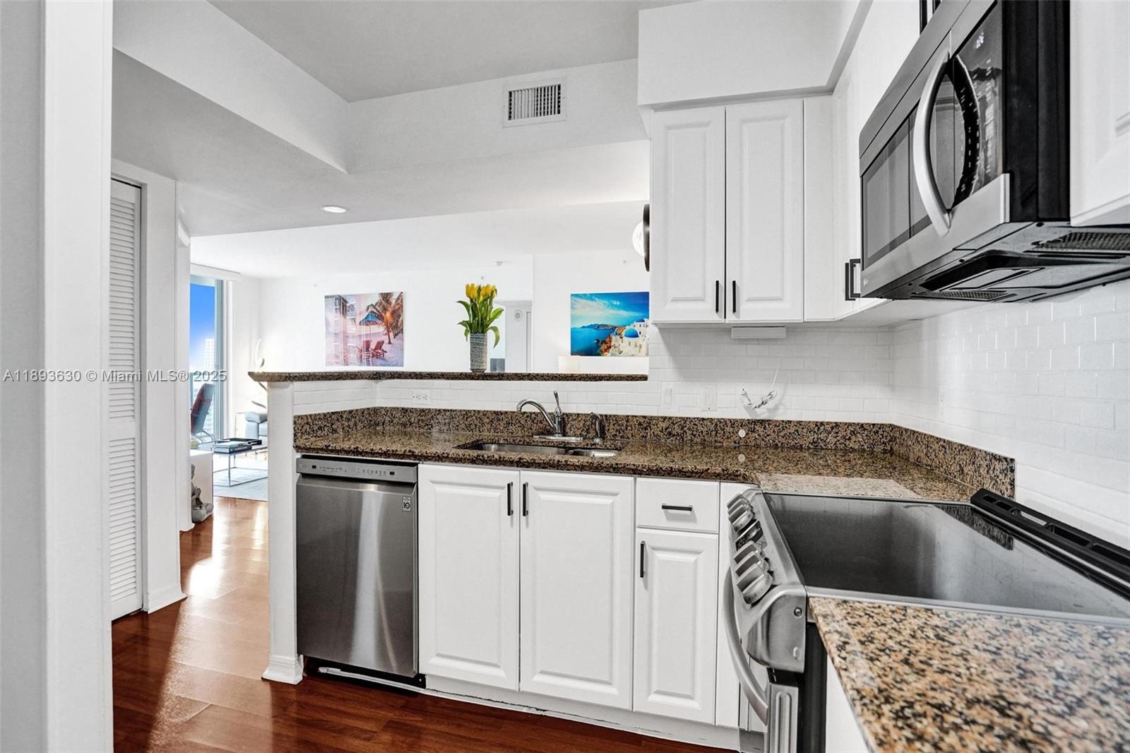 THE MARK ON BRICKELL COND - Residential