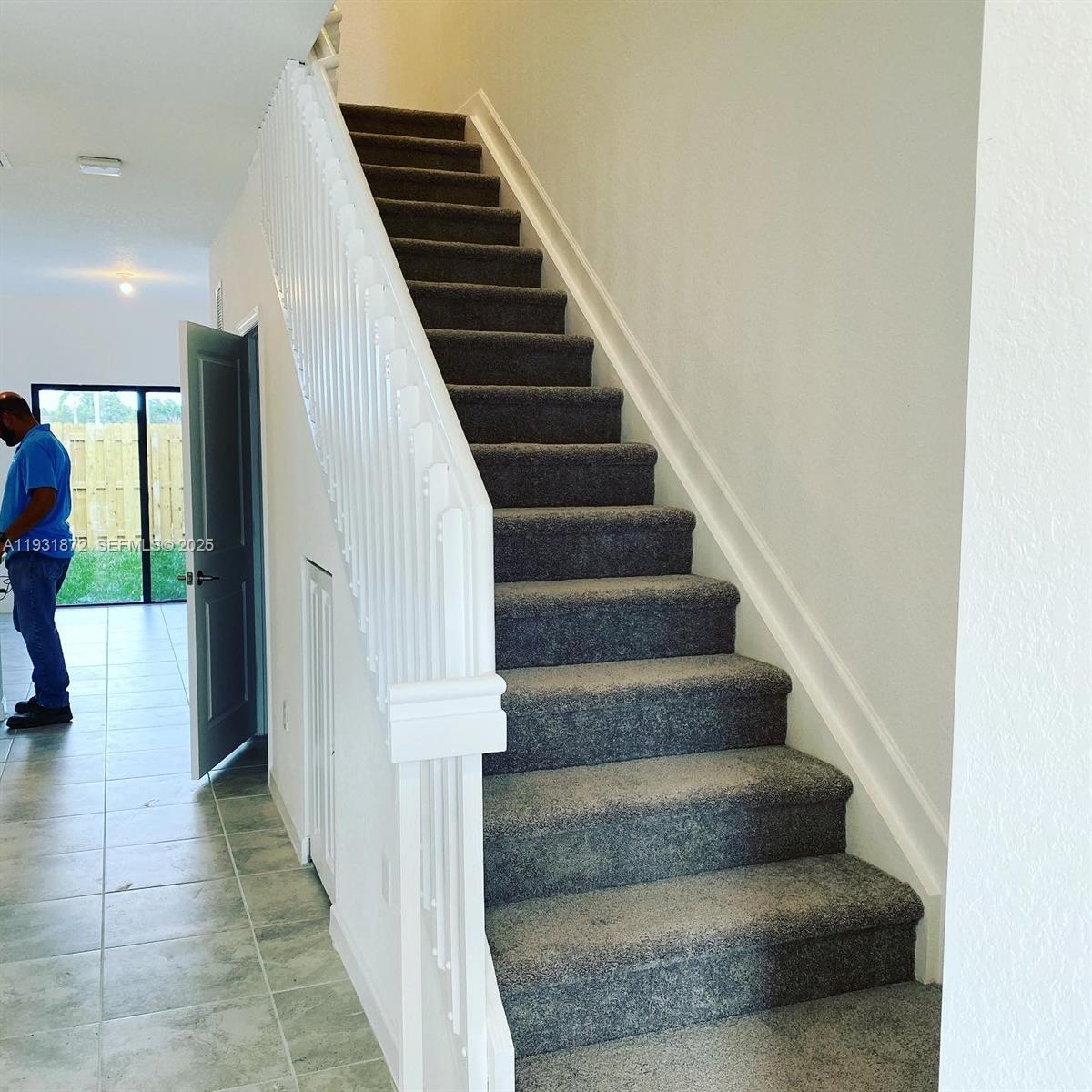 VIA VENTURA NEIGHBORHOOD - Residential Lease