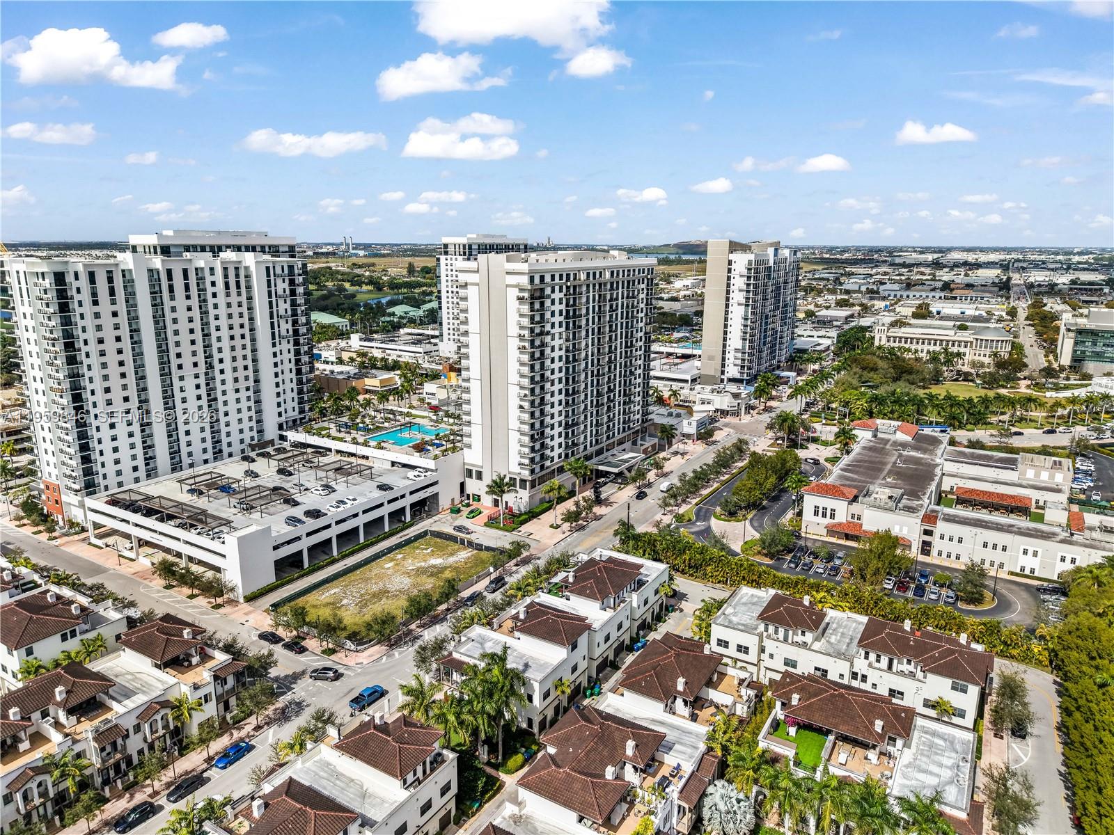 DOWNTOWN DORAL DUTCHER - Residential