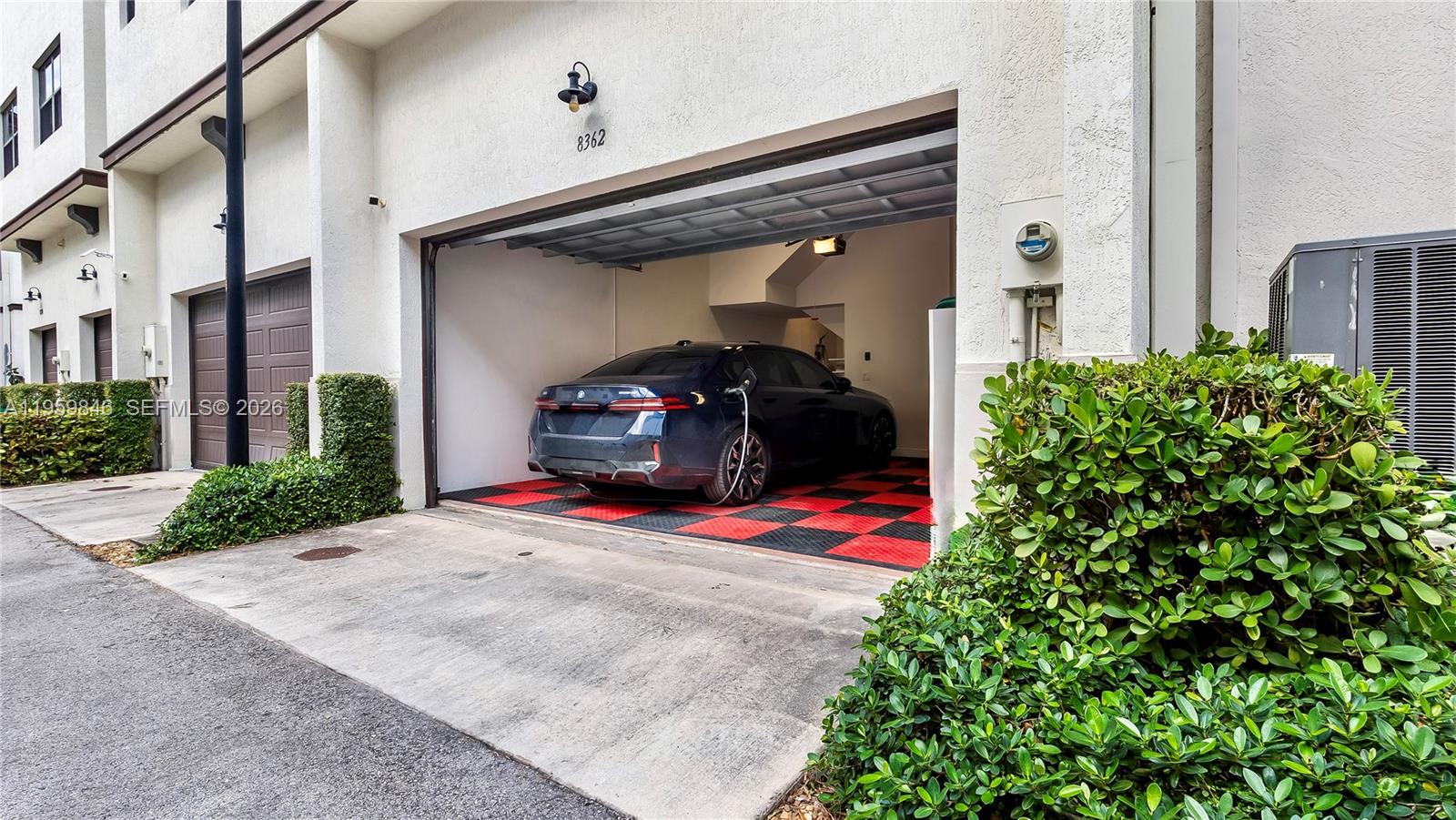 DOWNTOWN DORAL DUTCHER - Residential