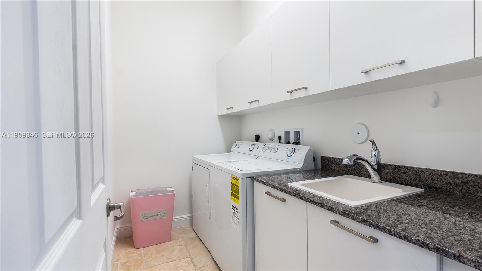 DOWNTOWN DORAL DUTCHER - Residential