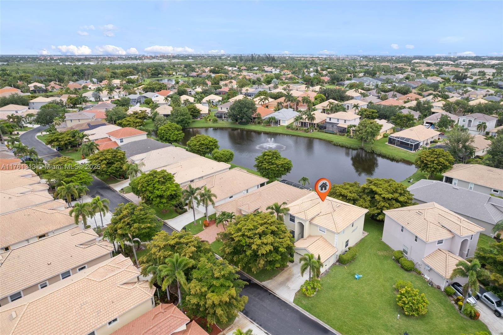 Property for Sale at 9807 Casa Mar Cir, Fort Myers, Lee County, Florida - Bedrooms: 3 
Bathrooms: 3  - $499,900