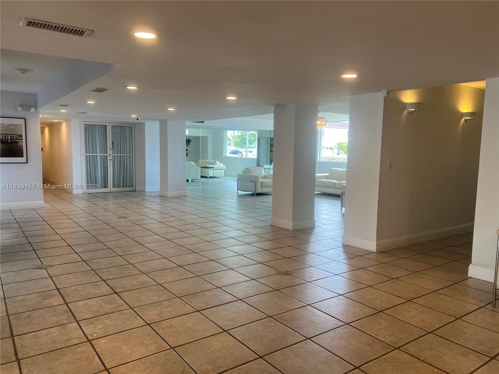 2821 N Miami Beach Blvd 2E