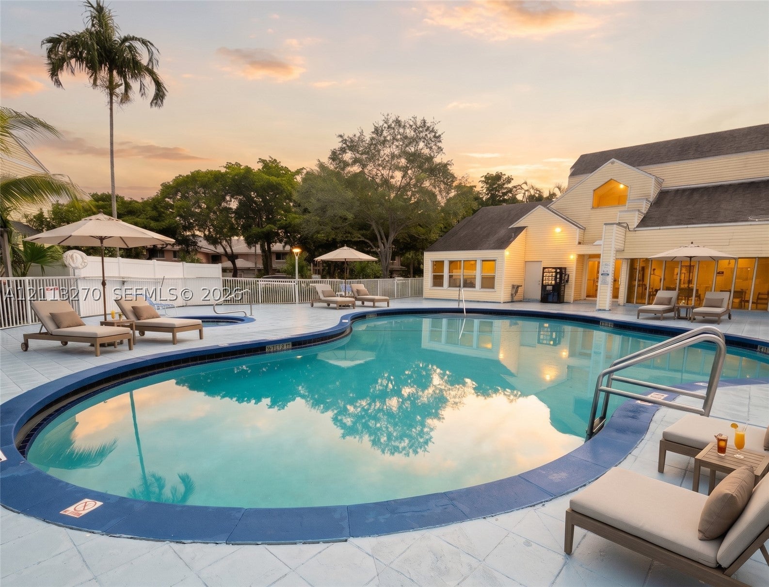 3421 NW 44th St