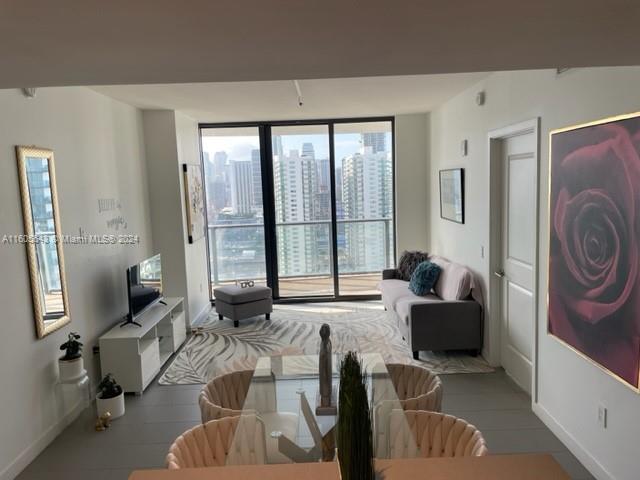 CANVAS CONDO - Residential Lease