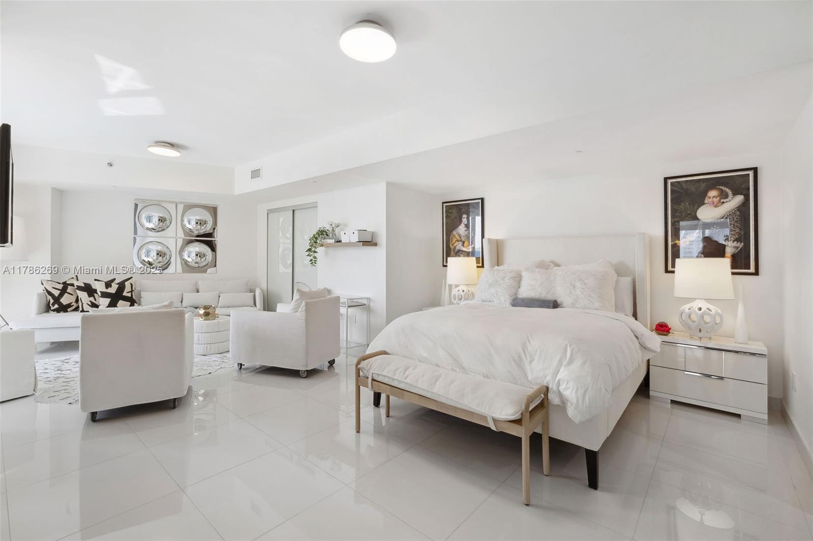 ICONBRICKELL CONDO NO 1 - Residential