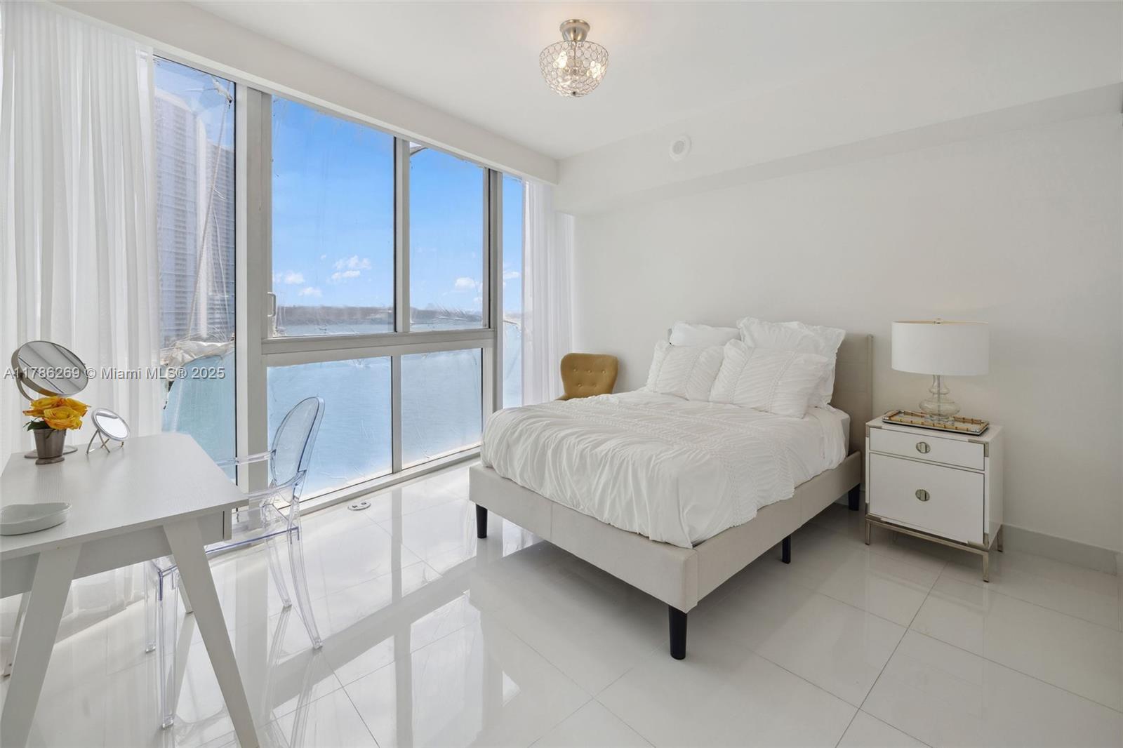 ICONBRICKELL CONDO NO 1 - Residential