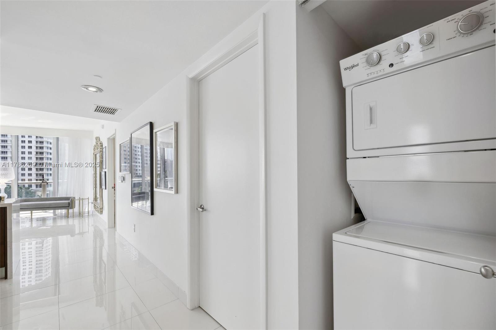 ICONBRICKELL CONDO NO 1 - Residential