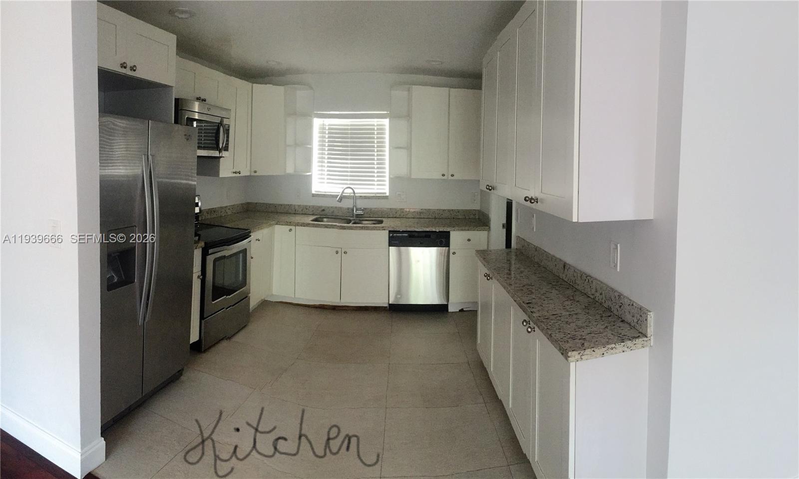 HOLLYWOOD - Residential Lease