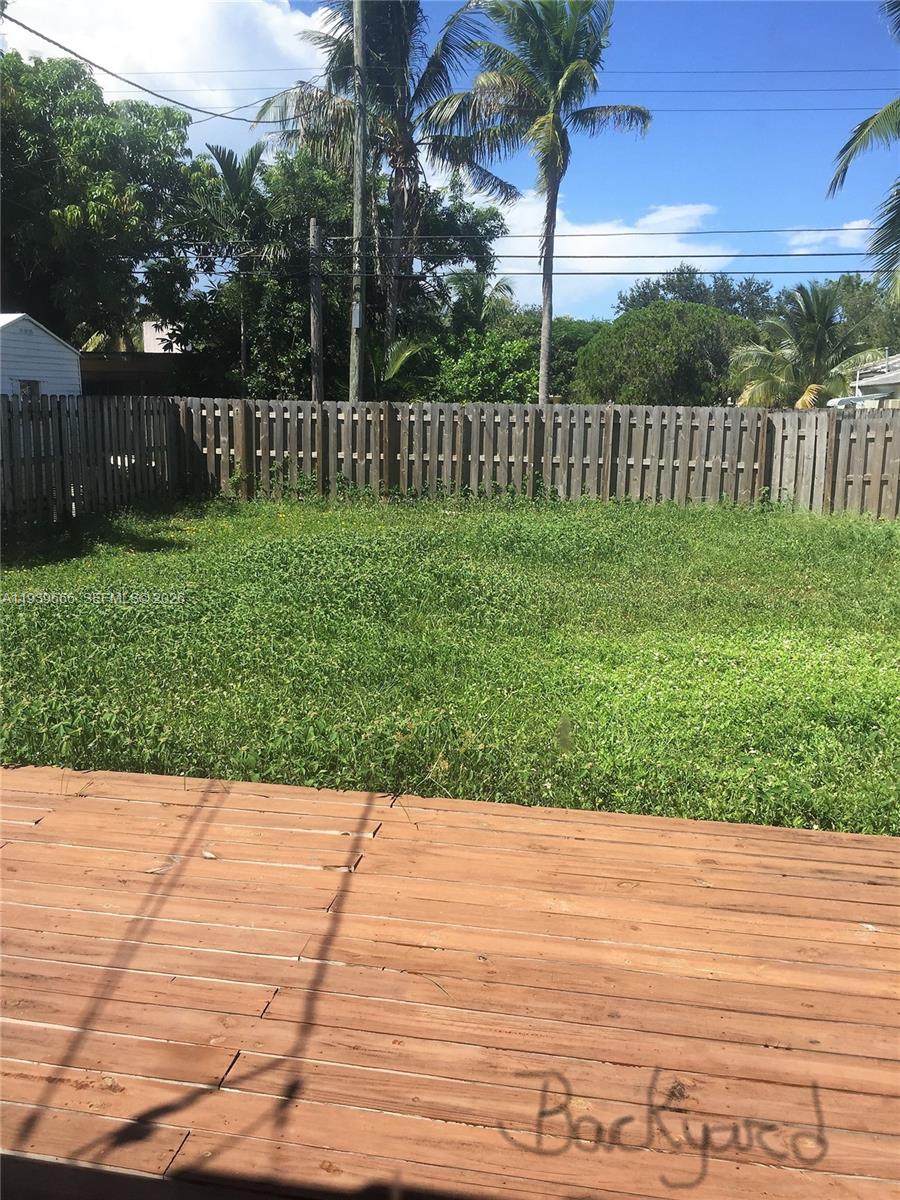 HOLLYWOOD - Residential Lease