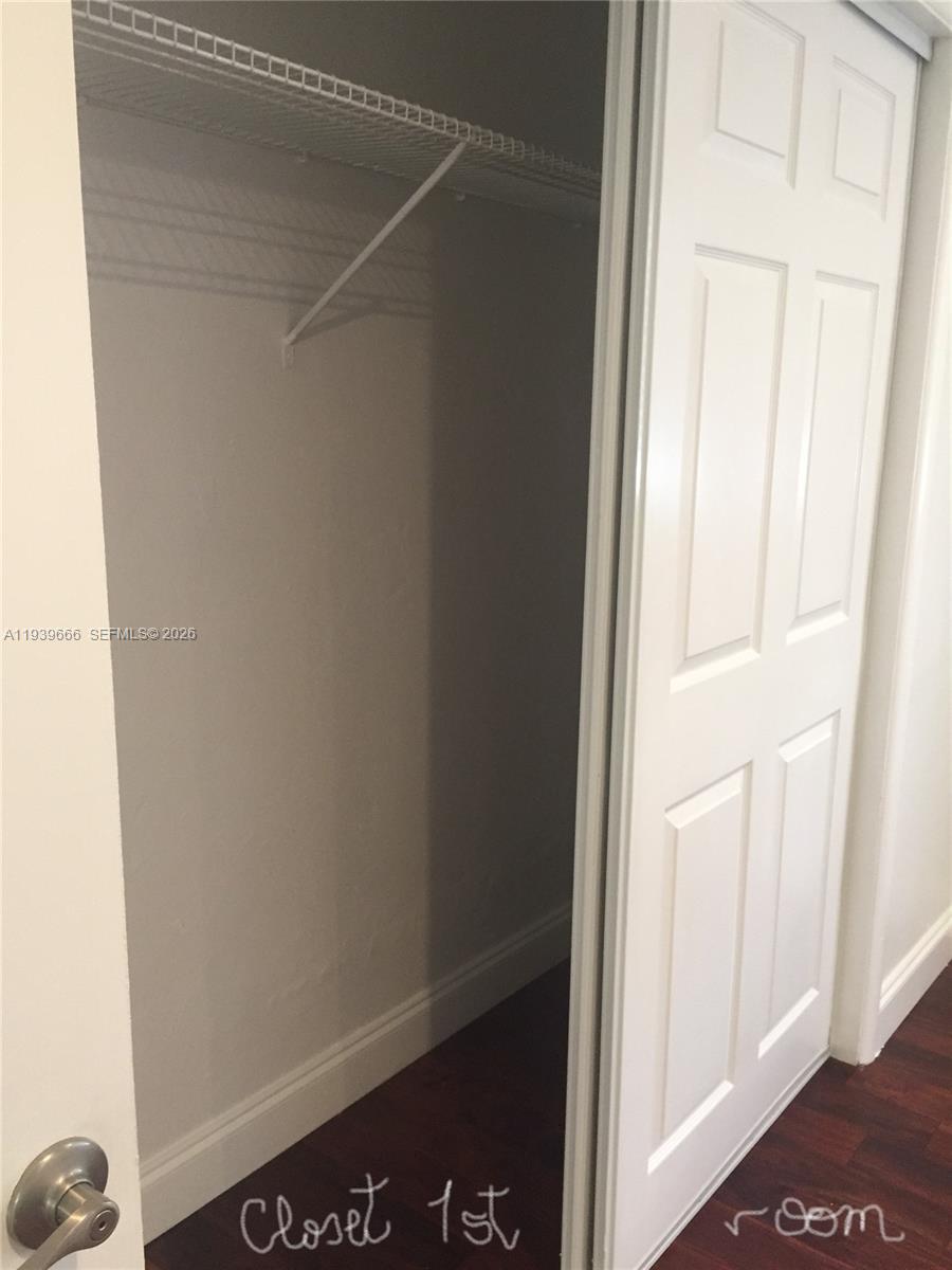 HOLLYWOOD - Residential Lease