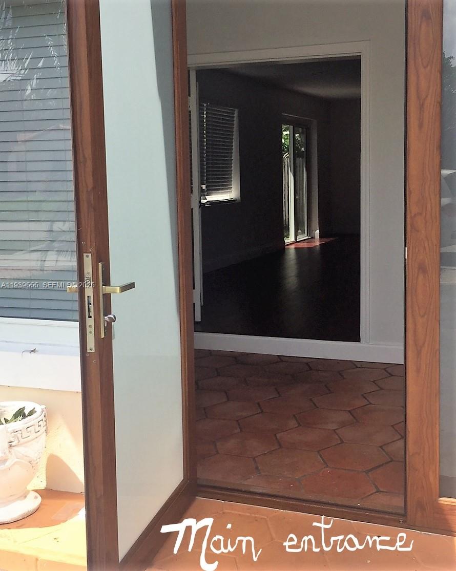 HOLLYWOOD - Residential Lease