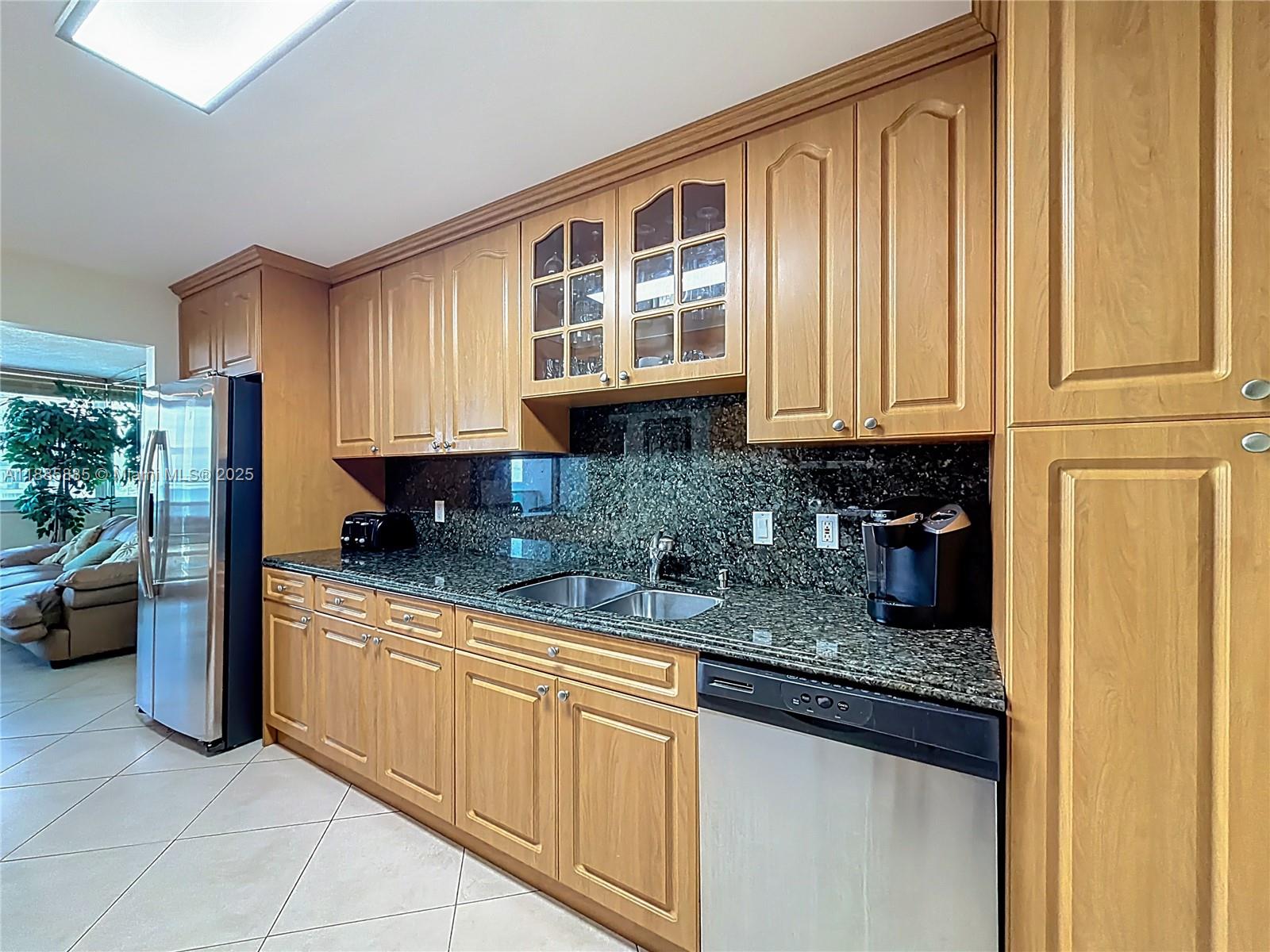 LA MER ESTATES EAST CONDO - Residential