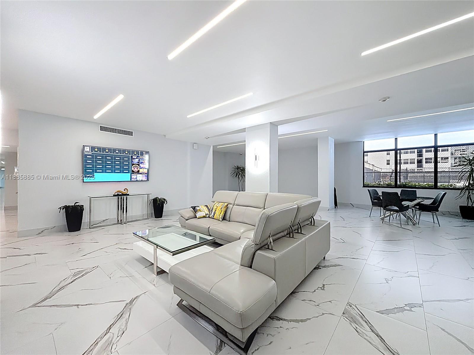 LA MER ESTATES EAST CONDO - Residential