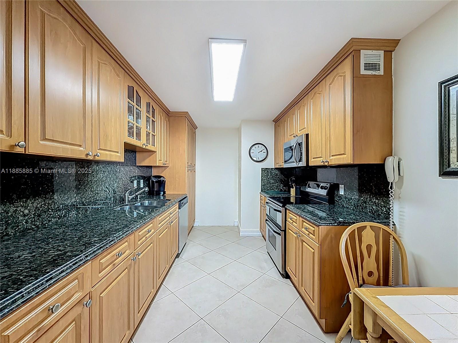 LA MER ESTATES EAST CONDO - Residential