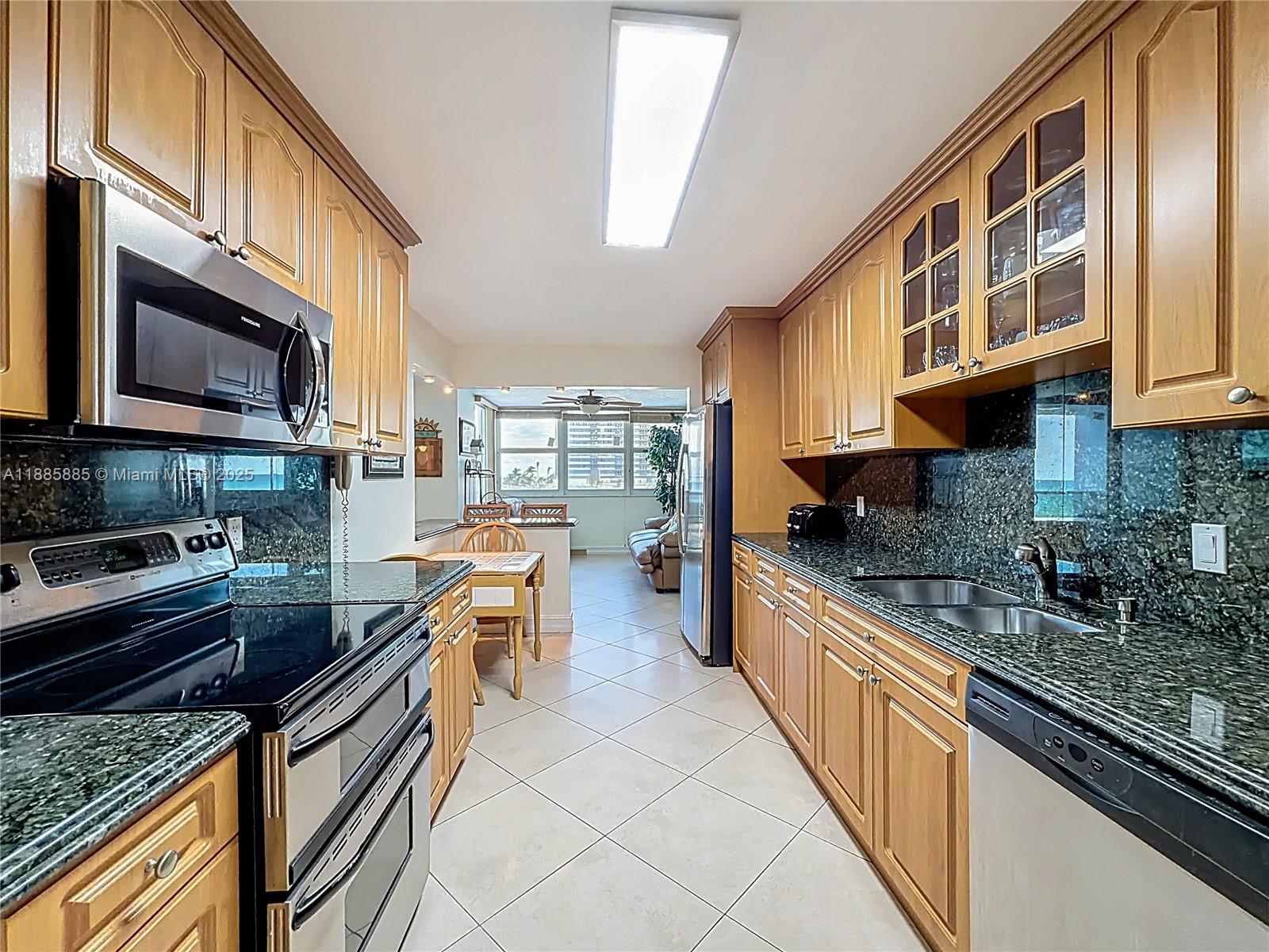 LA MER ESTATES EAST CONDO - Residential