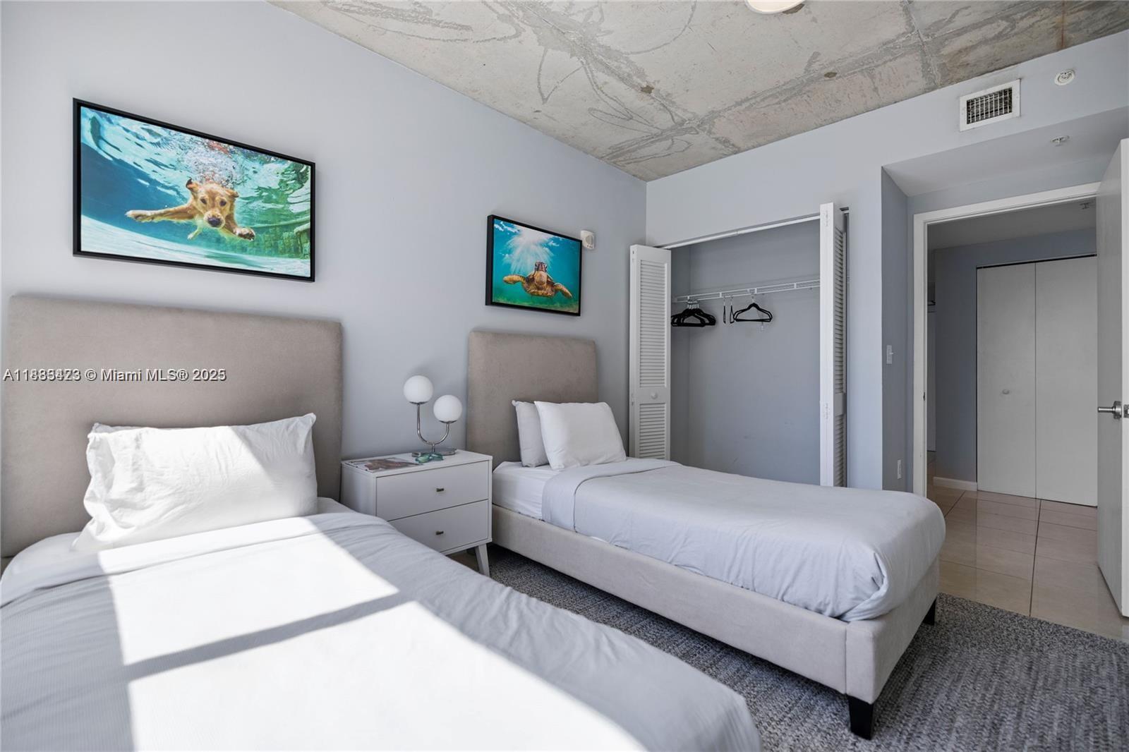 MIDBLOCK MIAMI CONDO - Residential Lease