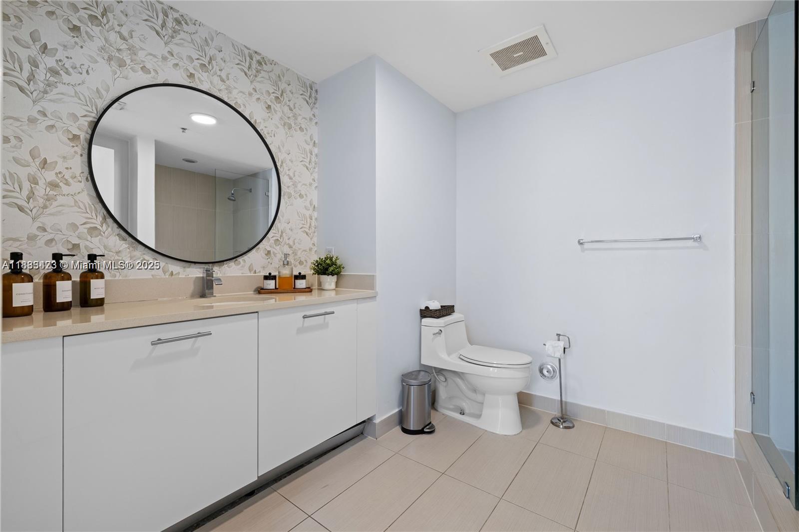 MIDBLOCK MIAMI CONDO - Residential Lease