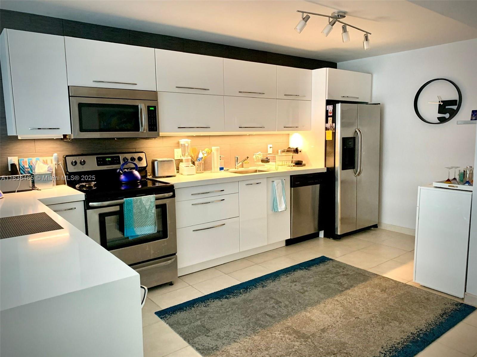 1228 West Ave 511